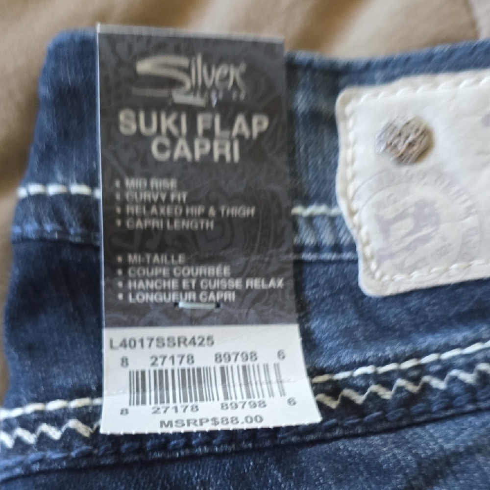 Silver Jeans Women's Suki Flap Capri - Dark Blue